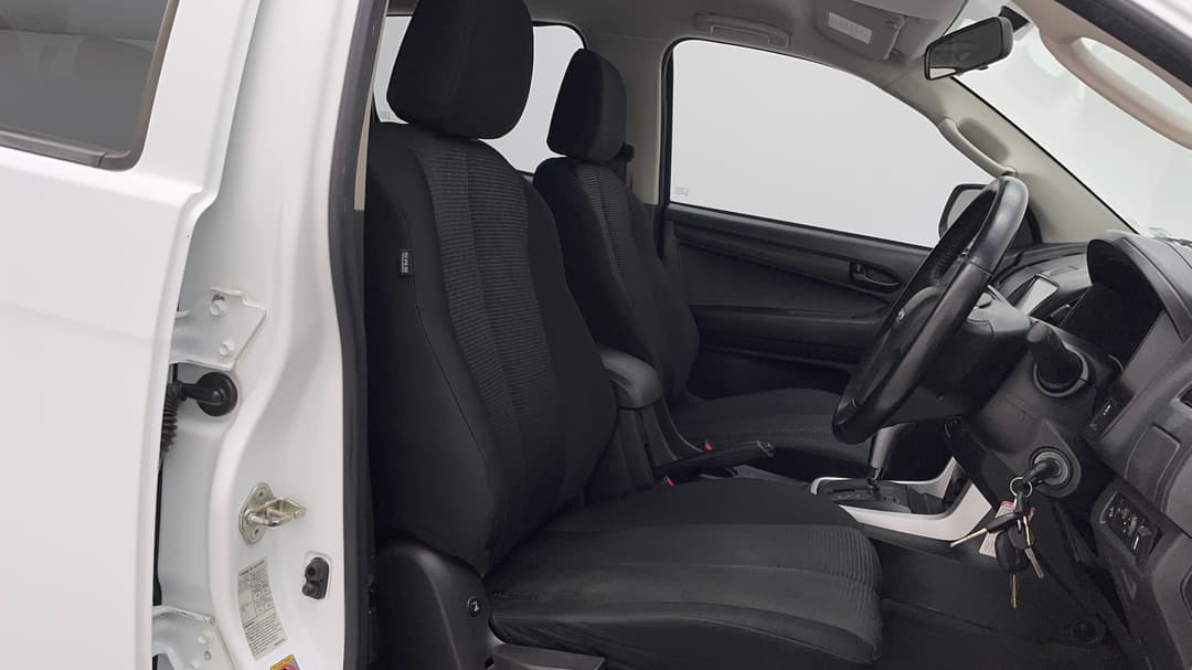 2017 Isuzu D-MAX Sx Hi-ride (4x2), Automatic, 142889 km, Right Side Front Door Cabin View