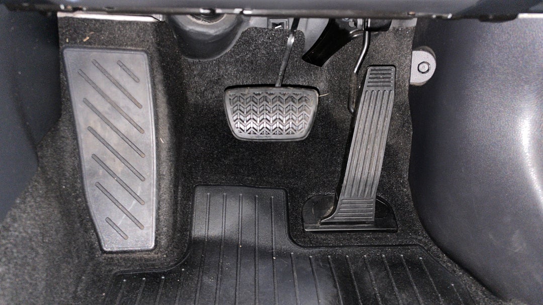 2019 Toyota RAV4 Gxl (2WD), Automatic, 91714 km, Pedals and Footmat