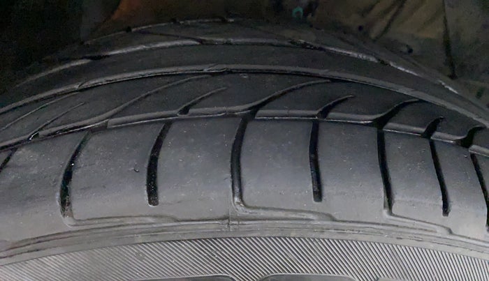 2016 Maruti Vitara Brezza VDI, Diesel, Manual, 83,018 km, Right Rear Tyre Tread