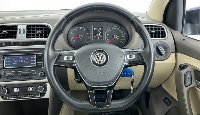 2015 Volkswagen Vento HIGHLINE 1.2 TSI AT, Petrol, Automatic, 46,343 km, Steering Wheel Close Up