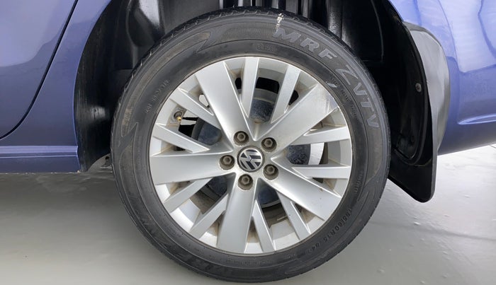 2015 Volkswagen Vento HIGHLINE 1.2 TSI AT, Petrol, Automatic, 46,343 km, Left Rear Wheel