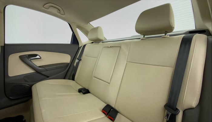 2015 Volkswagen Vento HIGHLINE 1.2 TSI AT, Petrol, Automatic, 46,343 km, Right Side Rear Door Cabin
