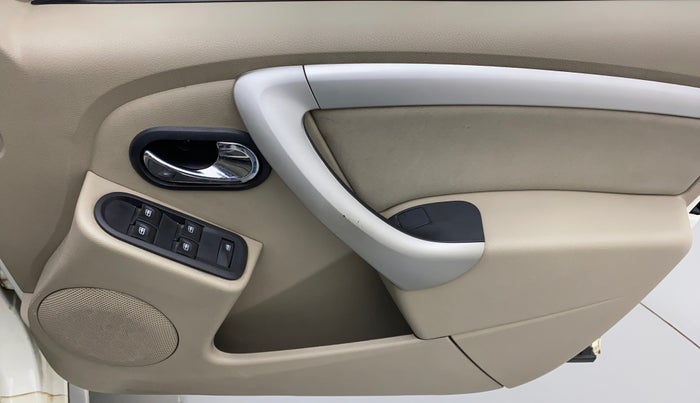 2016 Nissan Terrano XL (P), Petrol, Manual, 89,782 km, Driver Side Door Panels Control