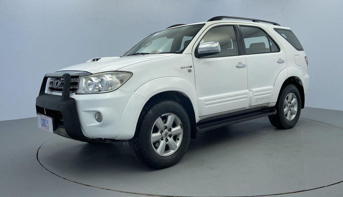 2011 Toyota Fortuner 3.0 MT 4X4, Diesel, Manual, 1,21,382 km, Front LHS