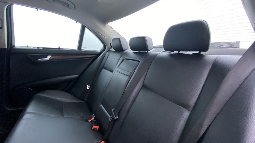 RIGHT SIDE REAR DOOR CABIN VIEW