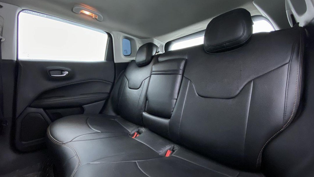RIGHT SIDE REAR DOOR CABIN VIEW