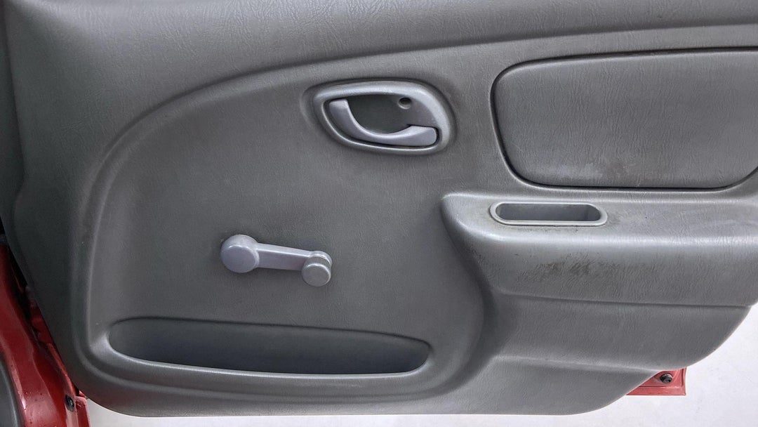 DRIVER SIDE DOOR PANEL CONTROLS