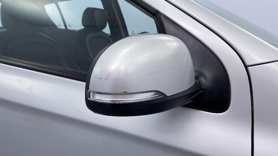 Right Front Mirror Housing Multiple Scratches Light (1 to 3 inches)