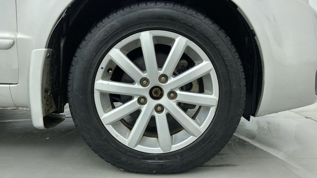 RIGHT FRONT WHEEL