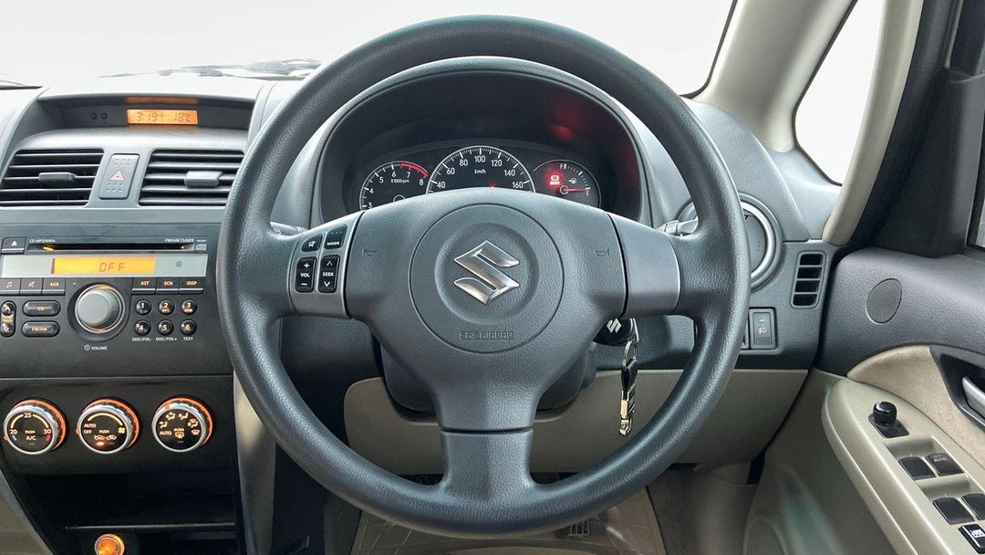 STEERING WHEEL CLOSE-UP