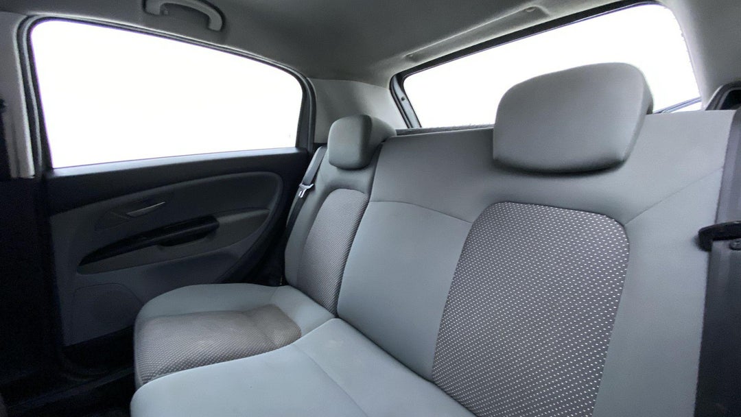 RIGHT SIDE REAR DOOR CABIN VIEW