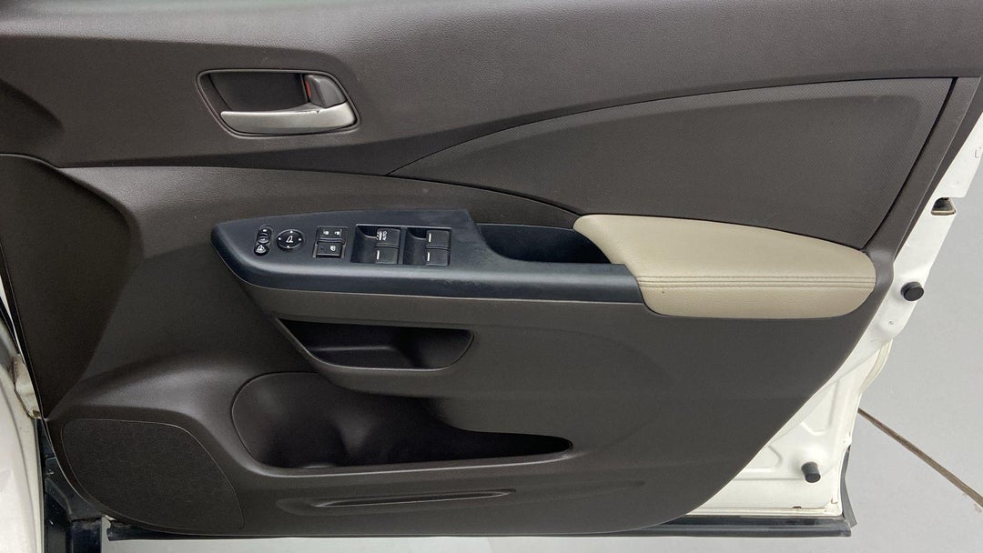 DRIVER SIDE DOOR PANEL CONTROLS