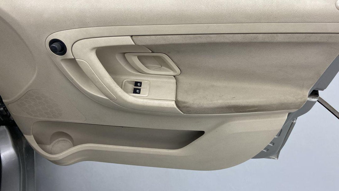DRIVER SIDE DOOR PANEL CONTROLS