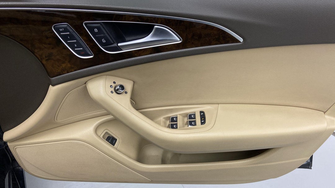 DRIVER SIDE DOOR PANEL CONTROLS