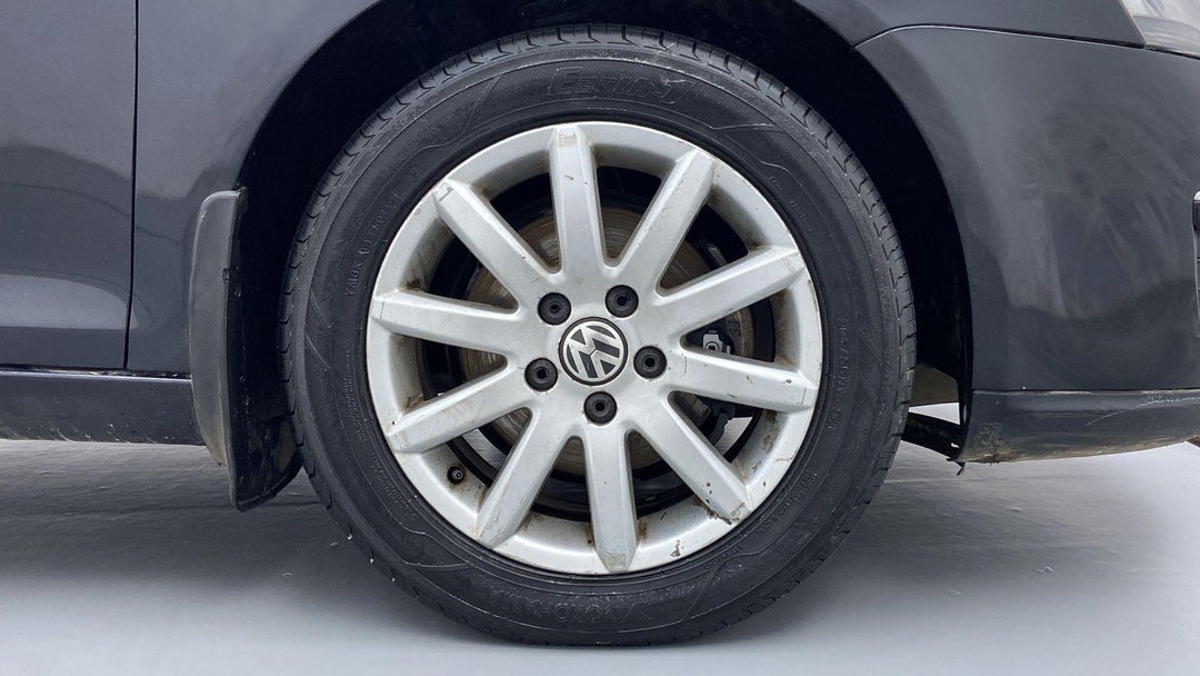 RIGHT FRONT WHEEL