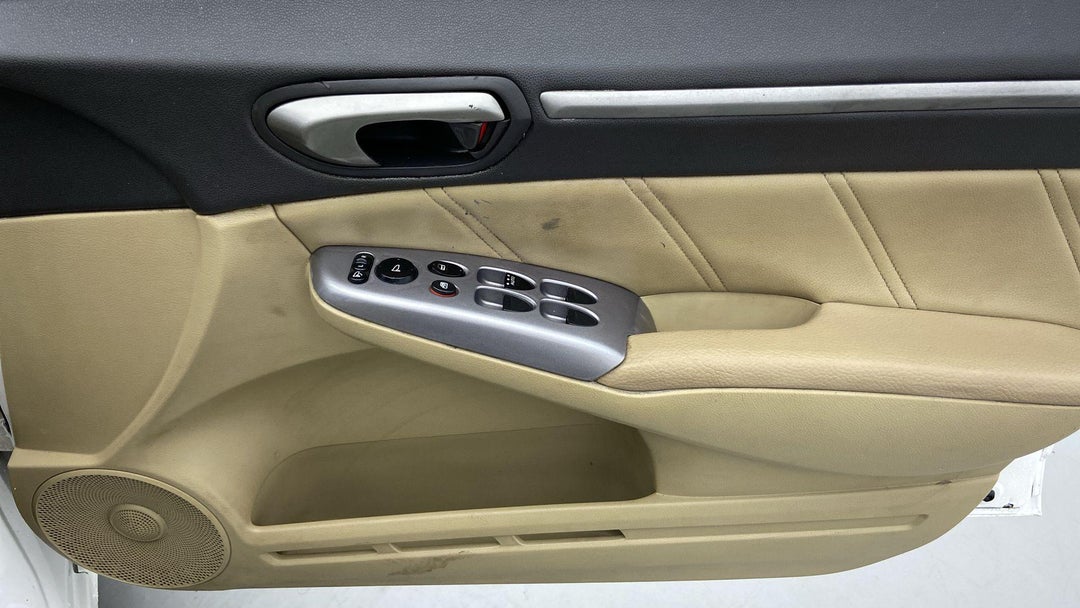 DRIVER SIDE DOOR PANEL CONTROLS