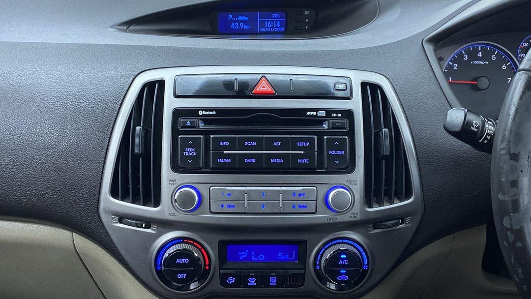 Buy Used 2012 Hyundai i20 SPORTZ 1.2 VTVT MANUAL in Pune CARS24