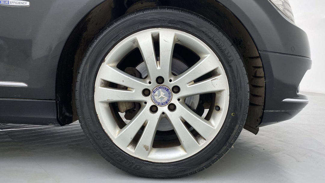 RIGHT FRONT WHEEL