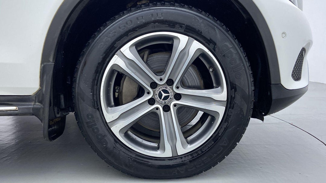 RIGHT FRONT WHEEL