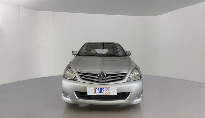 2010 Toyota Innova 2.5 V 8 STR, Diesel, Manual, 94,292 km, Front