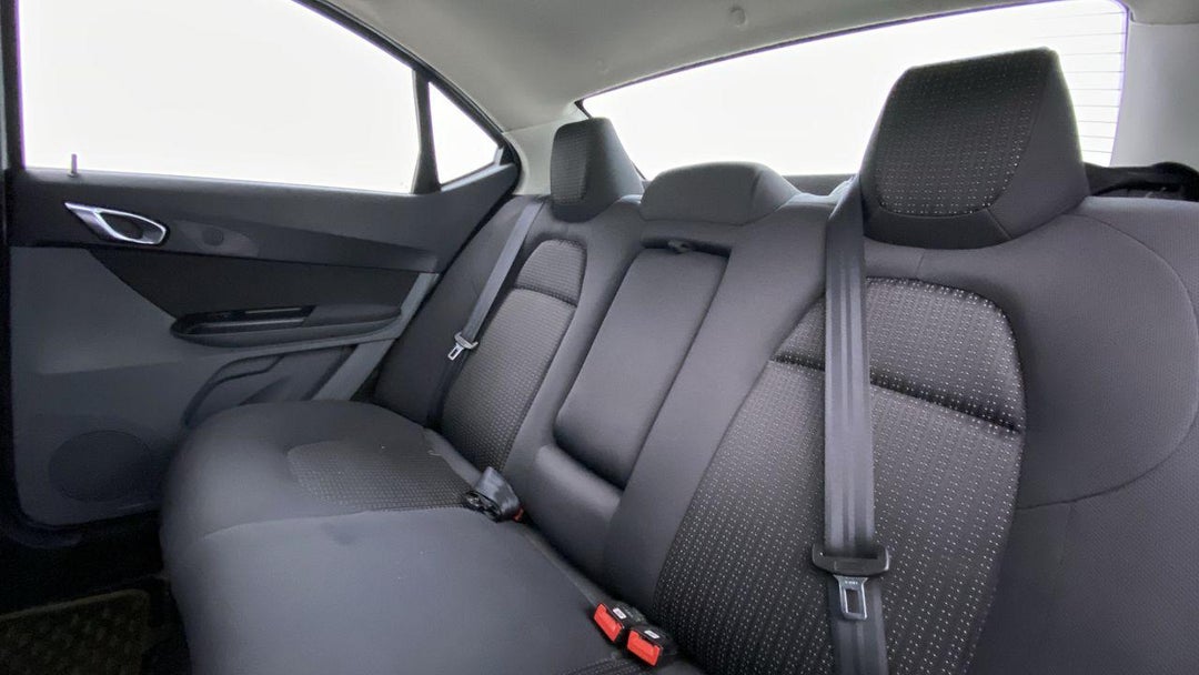 RIGHT SIDE REAR DOOR CABIN VIEW