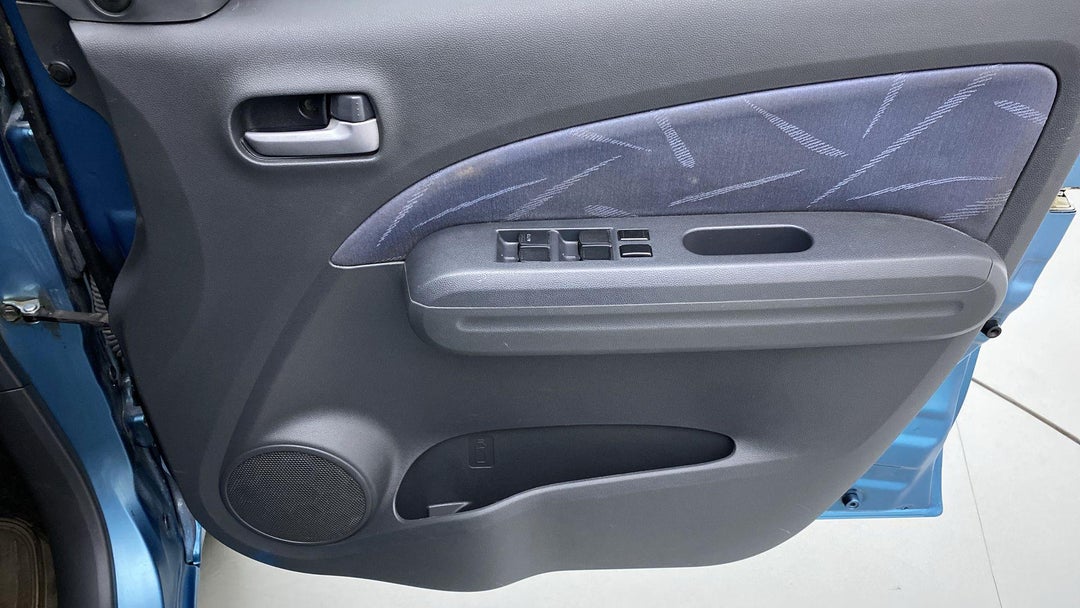 DRIVER SIDE DOOR PANEL CONTROLS