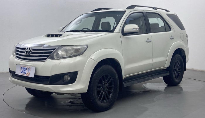 2013 Toyota Fortuner 3.0 MT 4X2, Diesel, Manual, 1,35,992 km, Front LHS