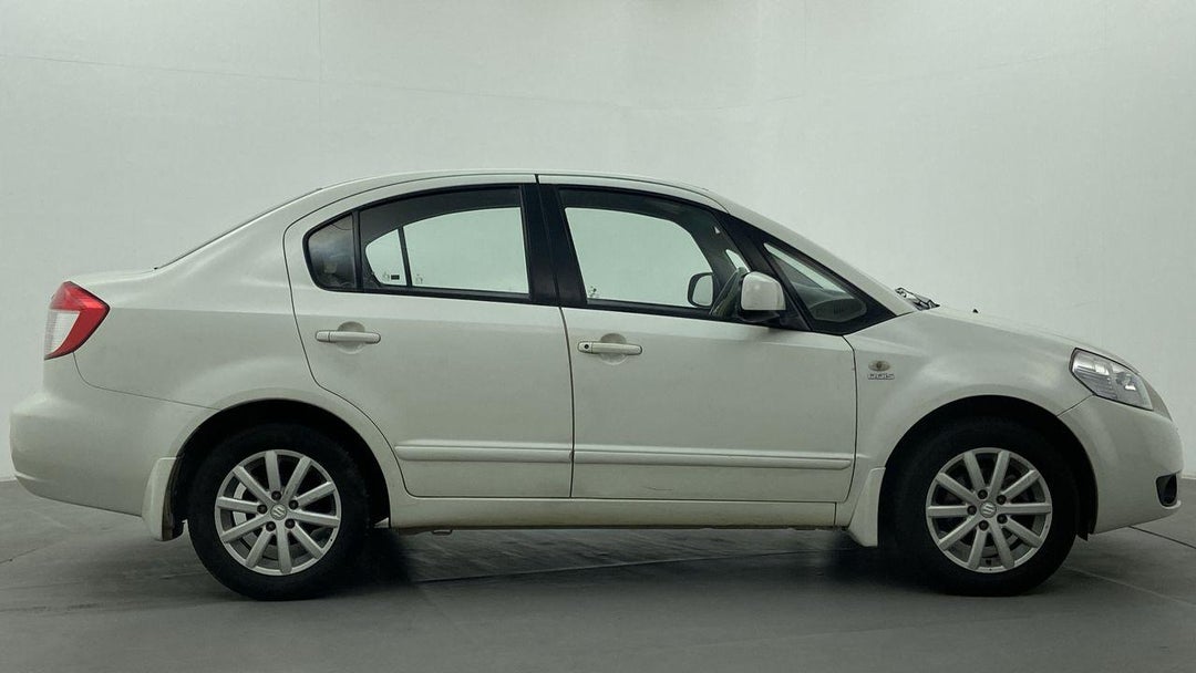 RIGHT SIDE VIEW