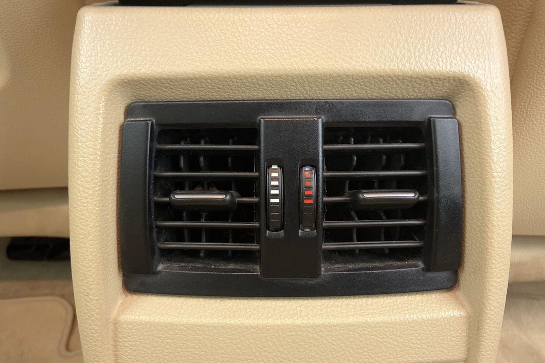 REAR AC VENT