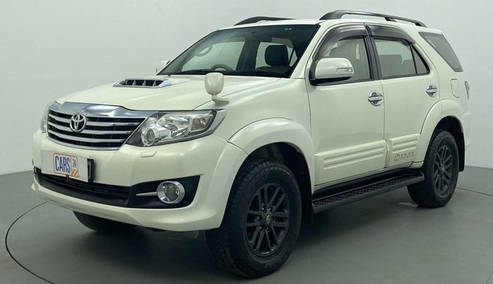 2015 Toyota Fortuner 3.0 MT 4X2, Diesel, Manual, 2,76,946 km, Front LHS