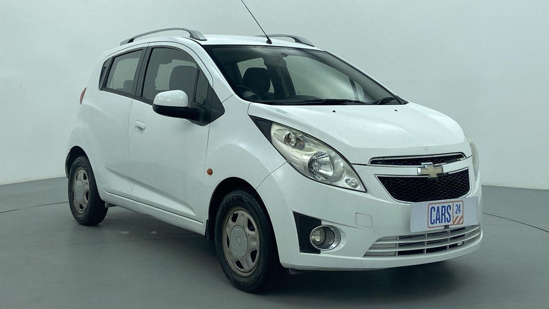 RIGHT FRONT DIAGONAL (45-DEGREE) VIEW