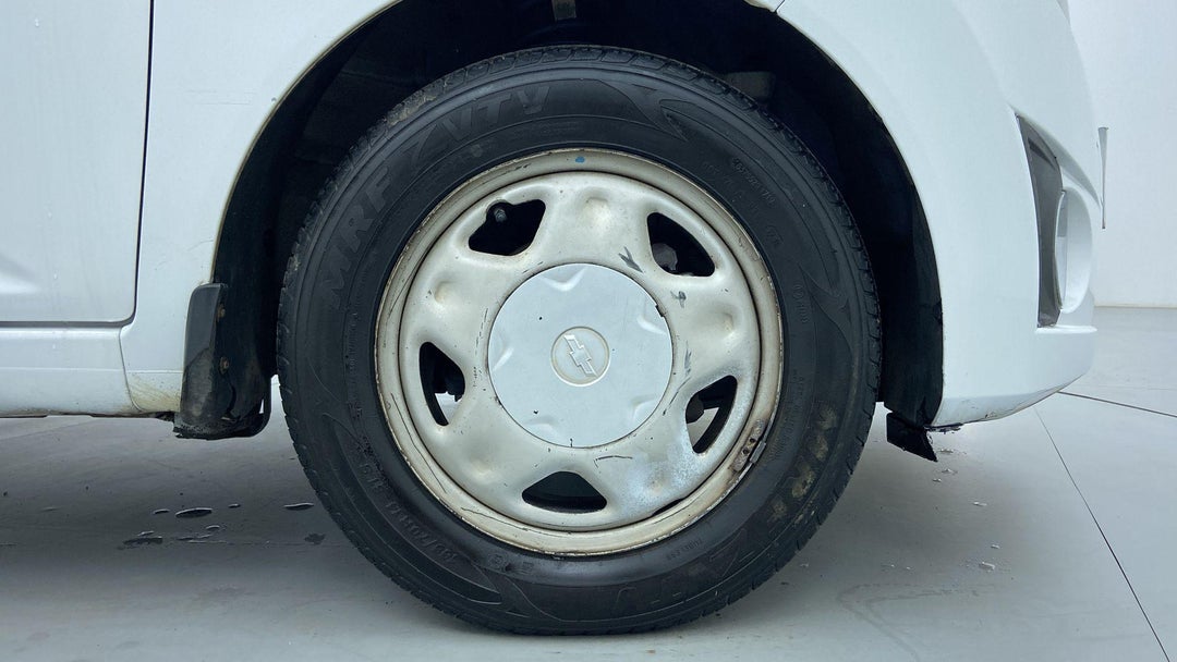 RIGHT FRONT WHEEL