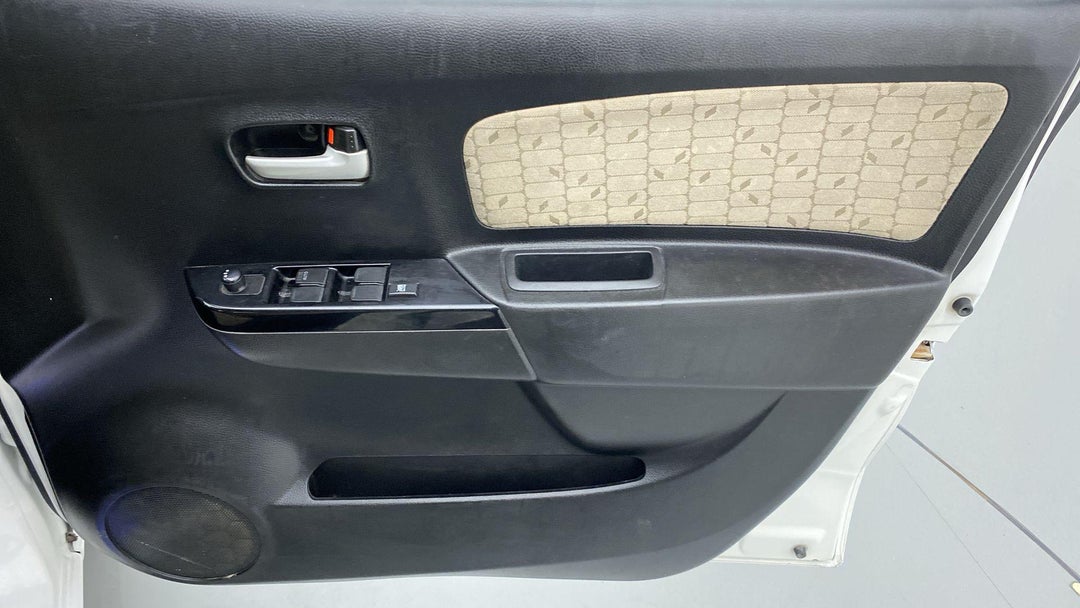 DRIVER SIDE DOOR PANEL CONTROLS