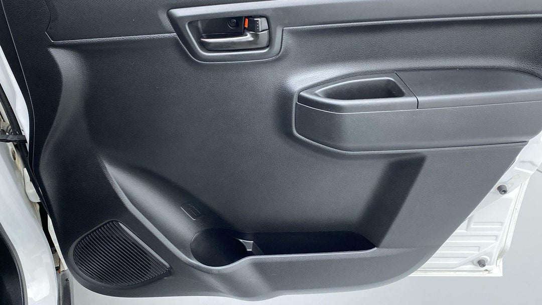 DRIVER SIDE DOOR PANEL CONTROLS