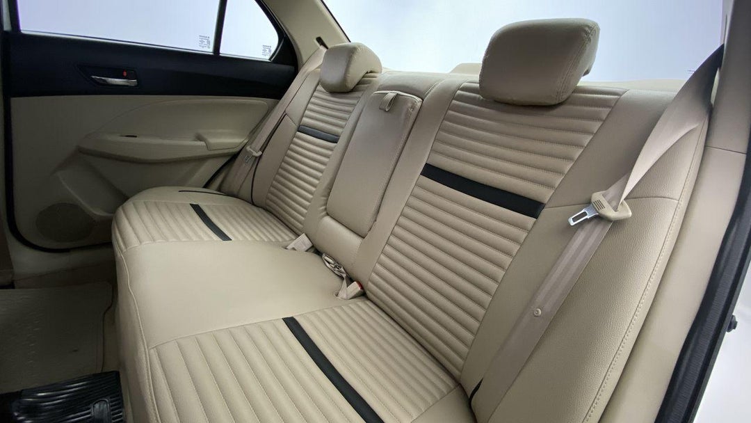 RIGHT SIDE REAR DOOR CABIN VIEW