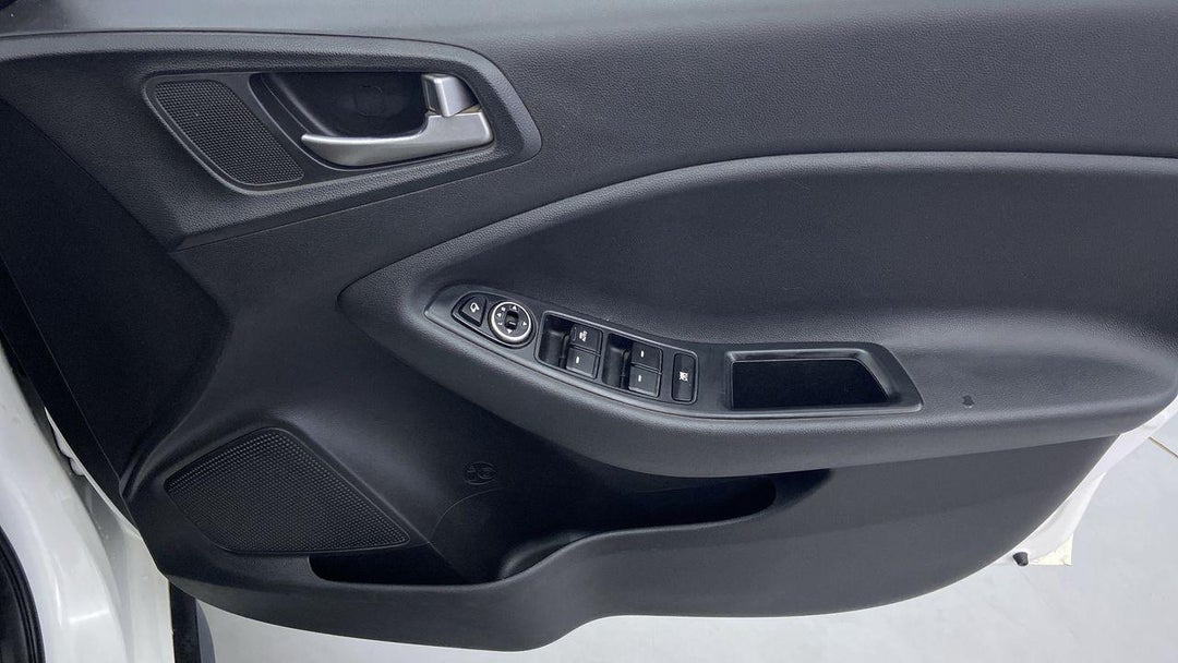 DRIVER SIDE DOOR PANEL CONTROLS