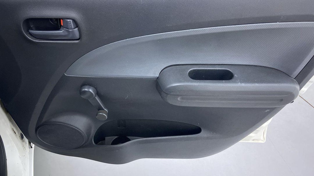 DRIVER SIDE DOOR PANEL CONTROLS