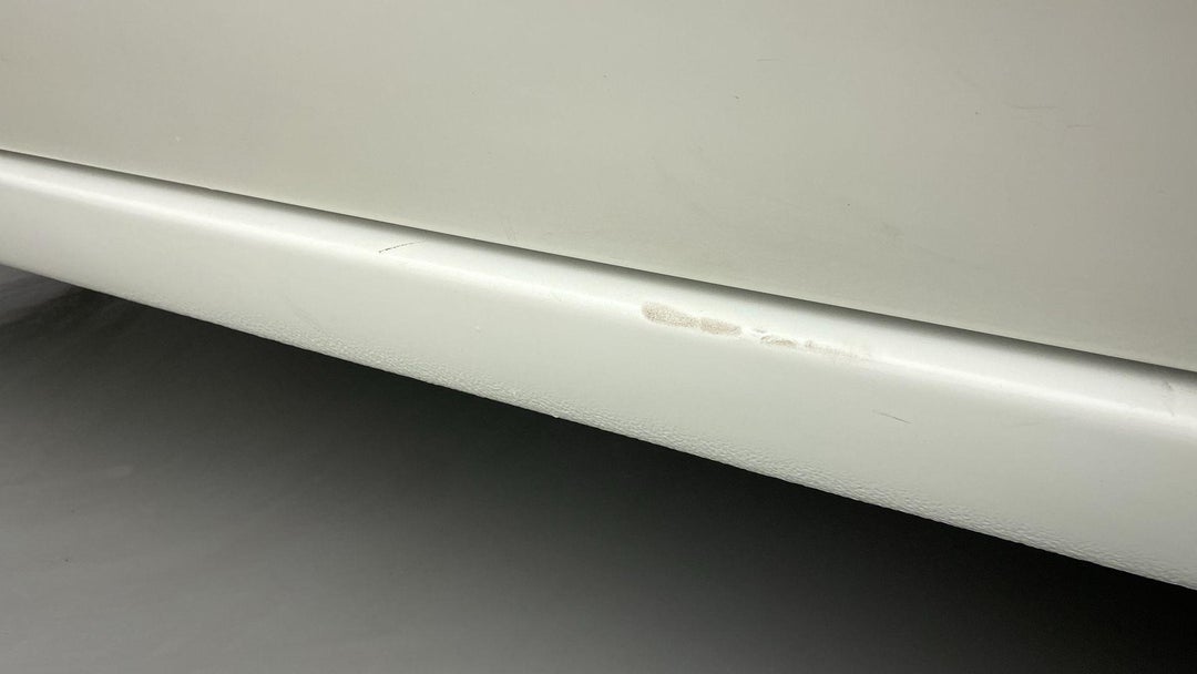 RIGHT ROCKER PANEL SCRATCHES (2 TO 3 INCHES)