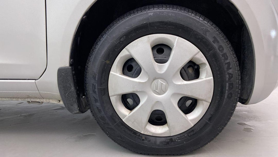 RIGHT FRONT WHEEL