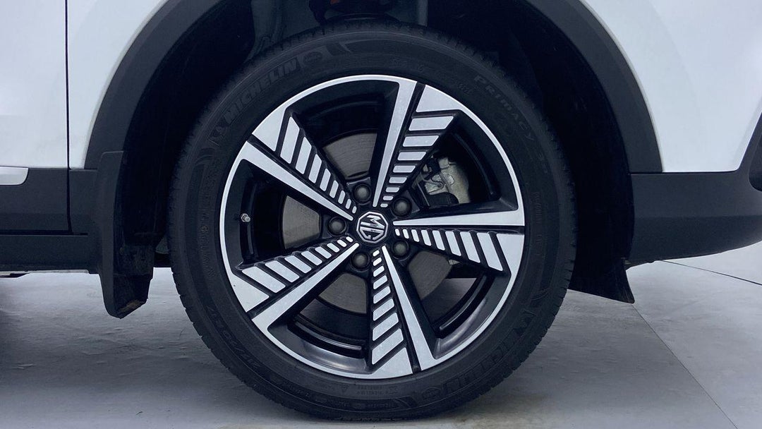 RIGHT FRONT WHEEL