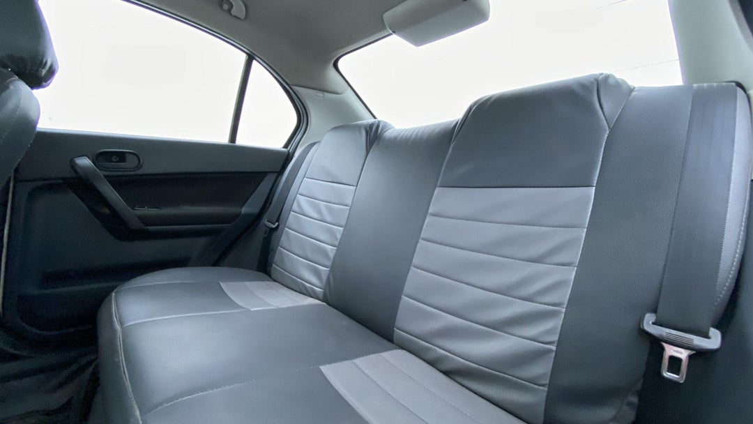 RIGHT SIDE REAR DOOR CABIN VIEW
