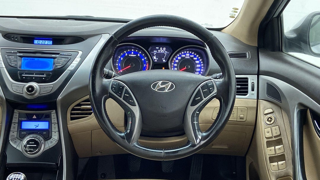STEERING WHEEL CLOSE-UP