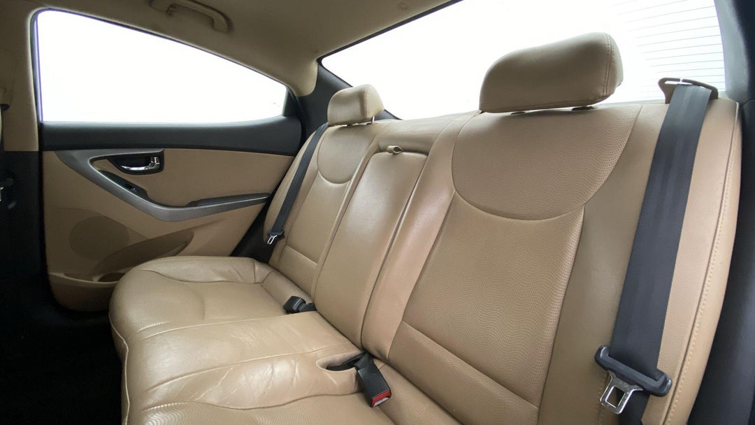 RIGHT SIDE REAR DOOR CABIN VIEW