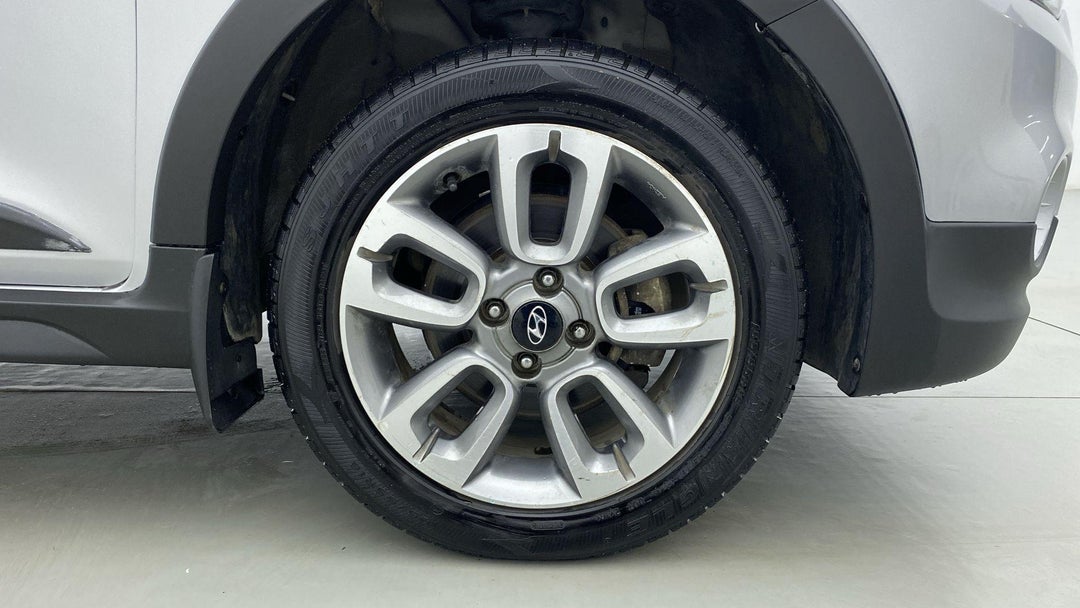 RIGHT FRONT WHEEL