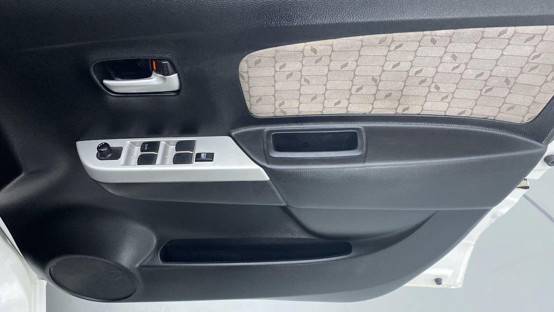 DRIVER SIDE DOOR PANEL CONTROLS