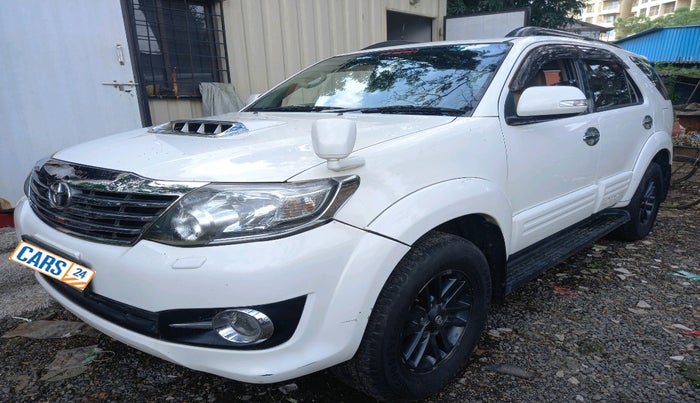 2015 Toyota Fortuner 3.0 MT 4X2, Diesel, Manual, 1,05,216 km, Front LHS
